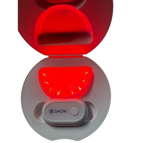 Snow LED Teeth Whitening Kit – Wireless Rechargeable Mouthpiece - Picture 4 of 5